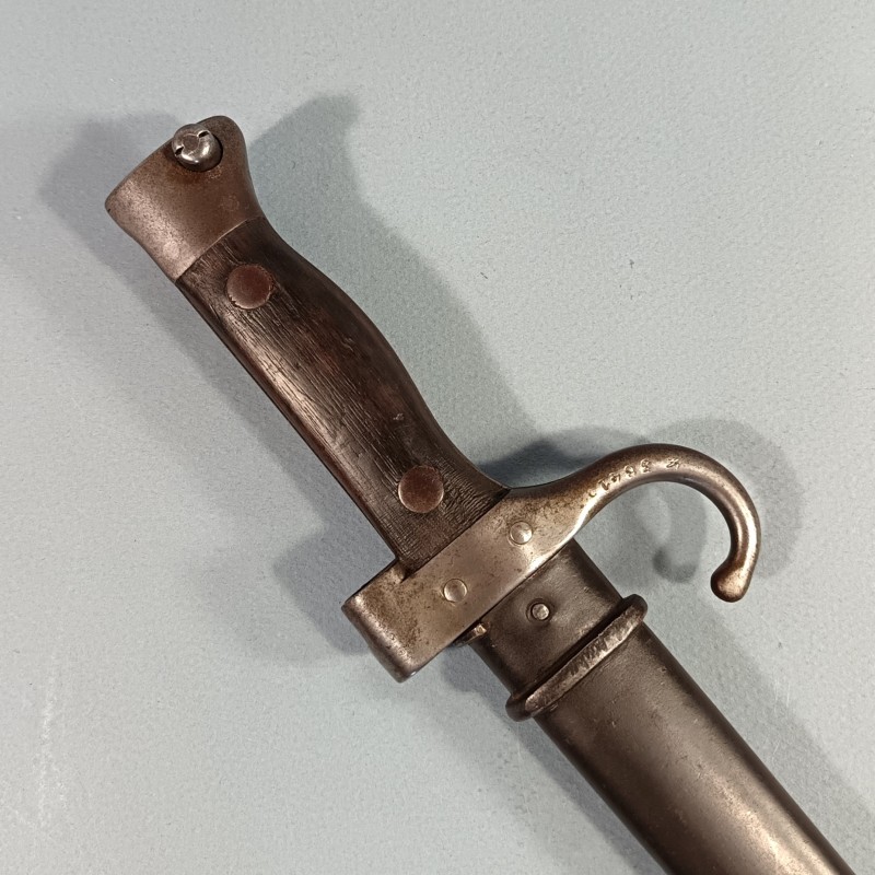 BAIONNETTE BERTHIER MODELE 1892 SECOND TYPE MODIFIEE AVEC QUILLON ET PLAQUETTES BOIS